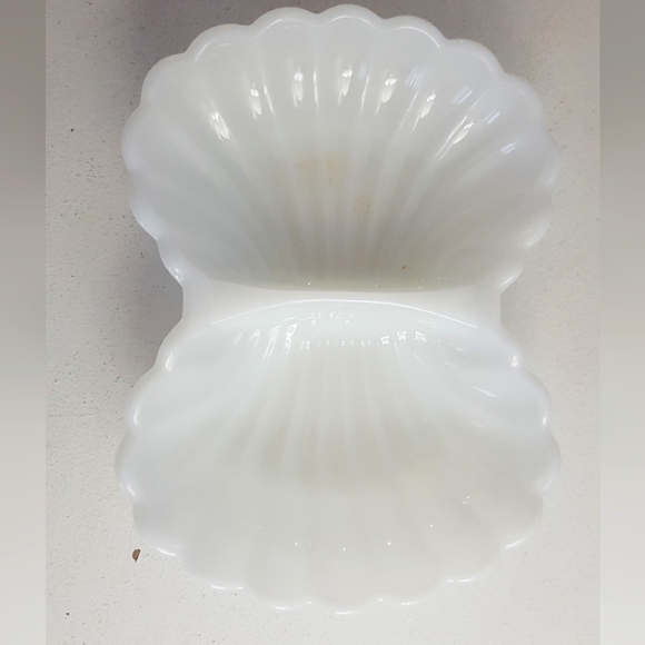 1970s Scalloped Shell Ring Dish - Picture 7 of 7